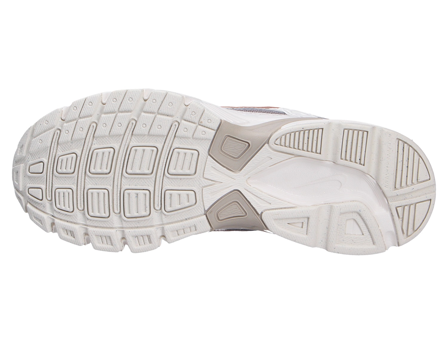 Unterseite des Nike Initiator Sneakers mit weißer Laufsohle und griffigem Profil im Detail