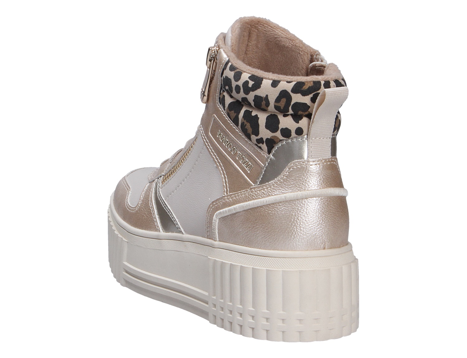 Rückansicht des Marco Tozzi Damen Sneakers in Beige-Metallic mit dicker Plateau-Sohle, seitlichem Reißverschluss und gepolstertem Schaft mit Leo-Muster