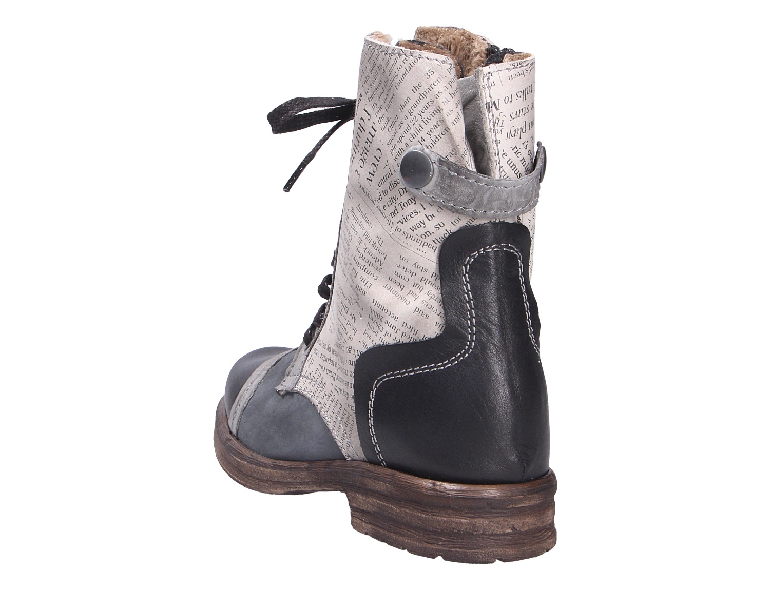 Rückansicht der Charme Etnic 26 Damen-Stiefelette mit Schnürung, schwarzem Leder, Text-Print und warmem Innenfutter