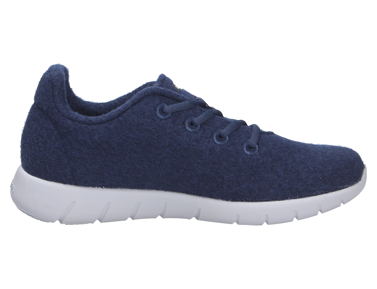 Seitenansicht des Giesswein MERINO RUNNERS MEN Herren-Sneakers aus Merinowolle in Dunkelblau mit Schnürung und weißer Laufsohle