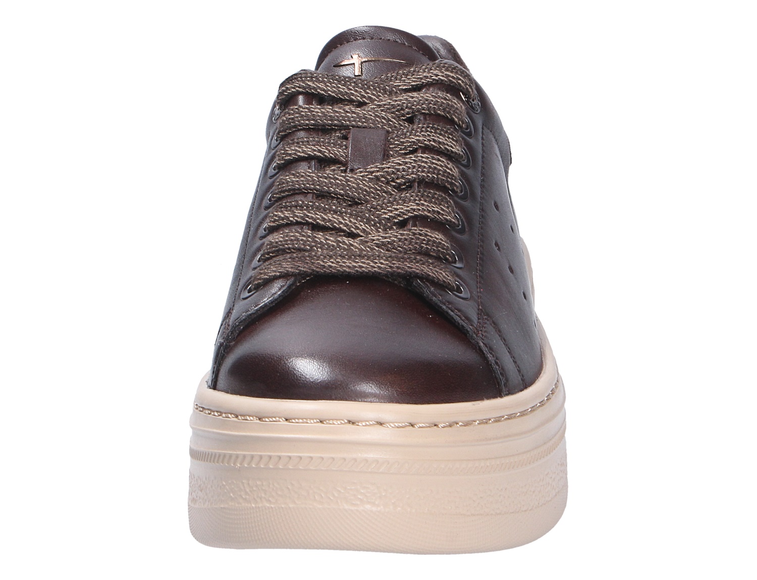 Frontansicht des Tamaris Damen Sneakers in Dunkelbraun mit breiter Schnürung, glattem Obermaterial und heller Plateau-Sohle