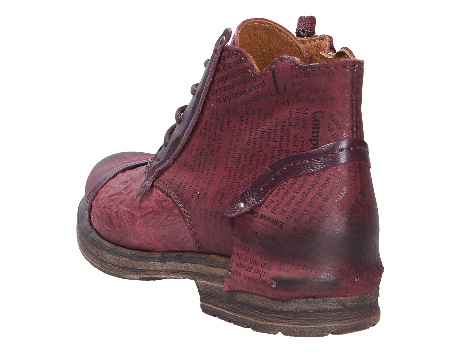 Charme ETNIC Damen-Stiefelette aus bordeauxrotem Leder mit Vintage-Print, seitlicher Riemenführung und robuster Sohle, Ansicht schräg von hinten