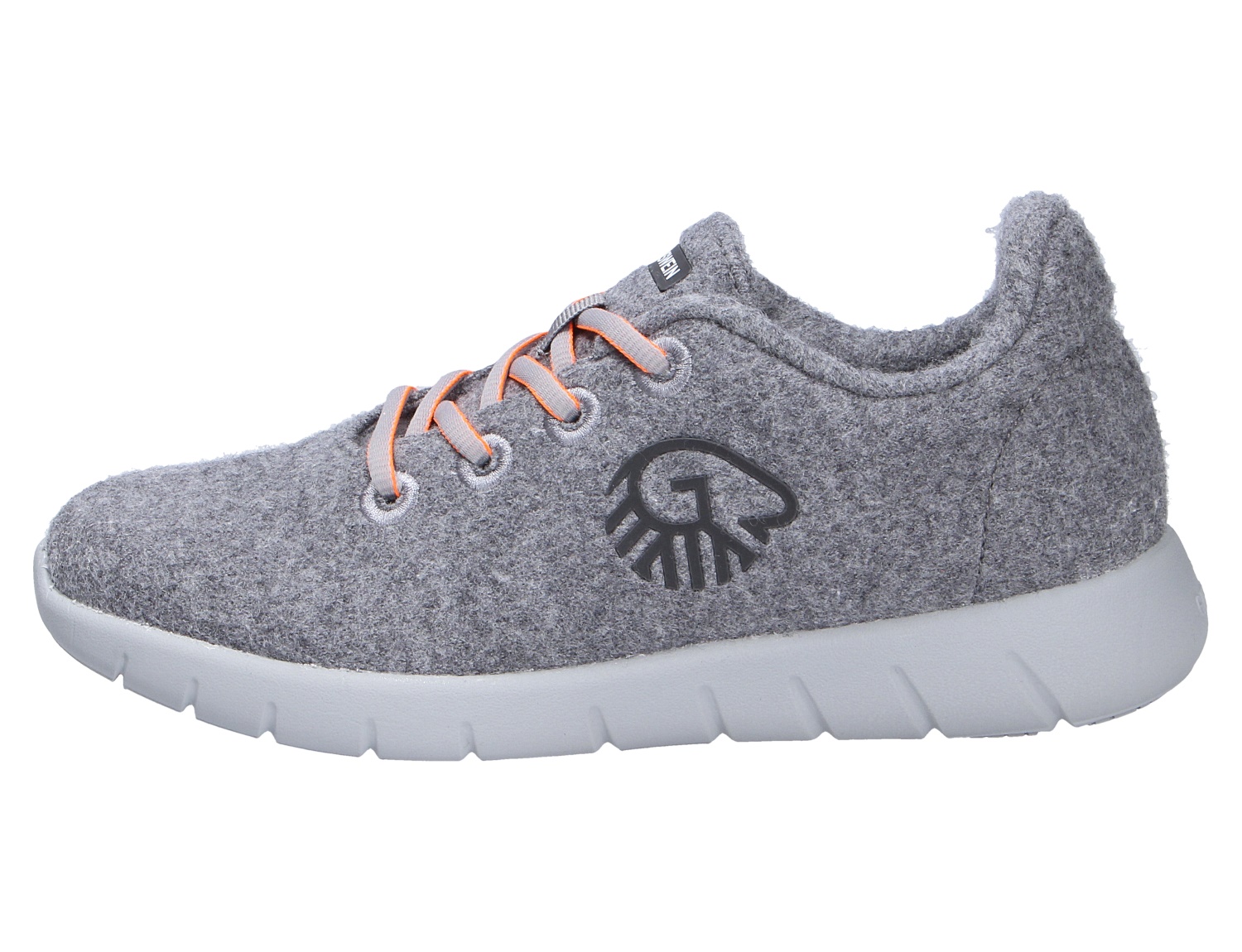 Seitenansicht des Giesswein MERINO RUNNERS WOMEN Damen-Sneakers aus grauer Merinowolle mit heller Sohle und Schnürung