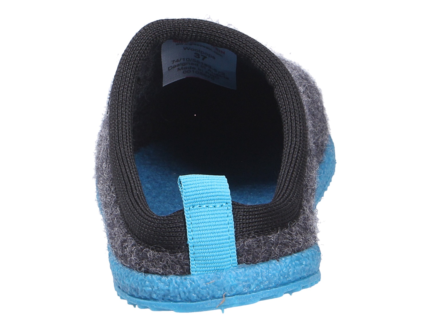 Rückansicht des Giesswein WOOLPOPS Hausschuhs aus Wollfilz in Grau mit blauer Sohle und Fersenschlaufe