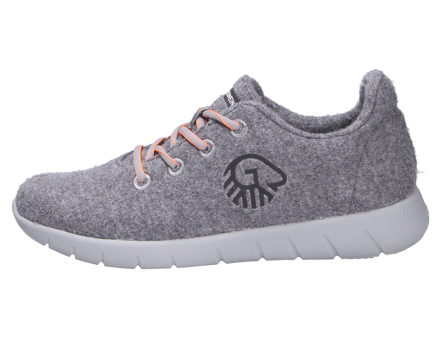 Giesswein MERINO RUNNERS MEN Herren-Sneaker aus grauer Merinowolle mit heller Sohle und orange-grauen Schnürsenkeln in Seitenansicht