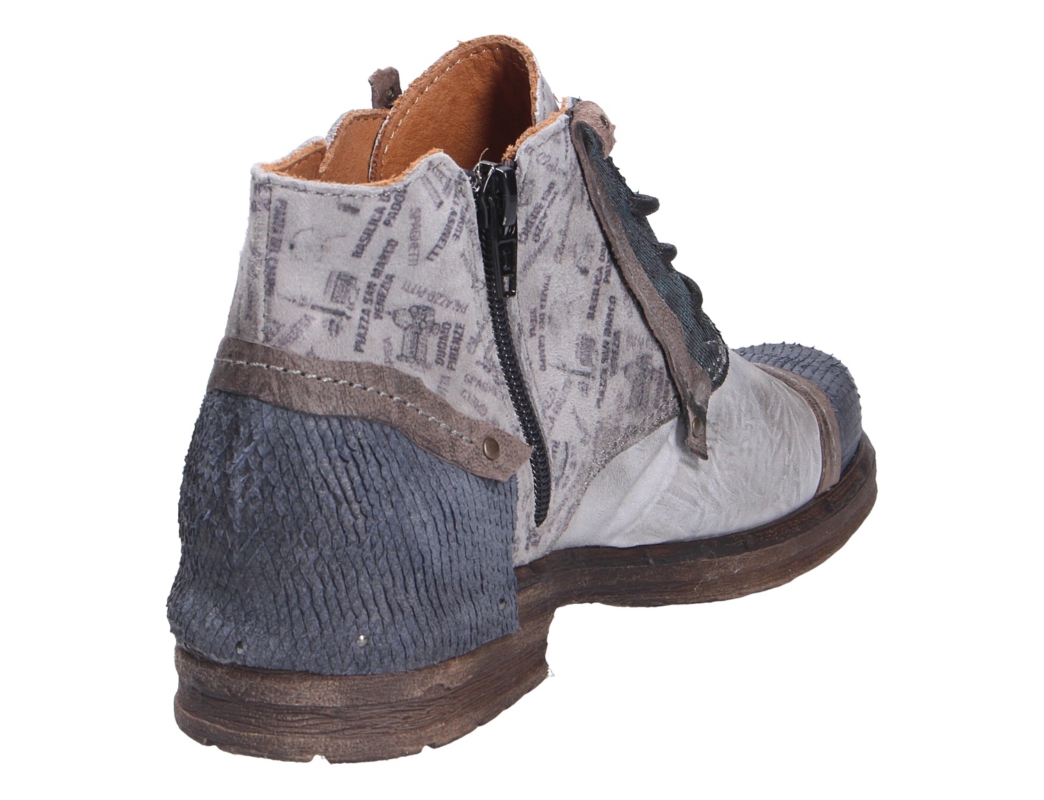 Charme ETNIC Damen-Stiefelette in Weiß-Grau mit Reißverschluss, Print-Optik und strukturierter Ferse, Ansicht von hinten schräg