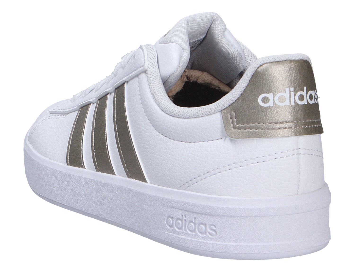 Adidas GRAND COURT 3.0 Sneaker in Weiß mit silbernen 3-Streifen und silberner Fersenkappe, gezeigt in Seiten- und Rückansicht