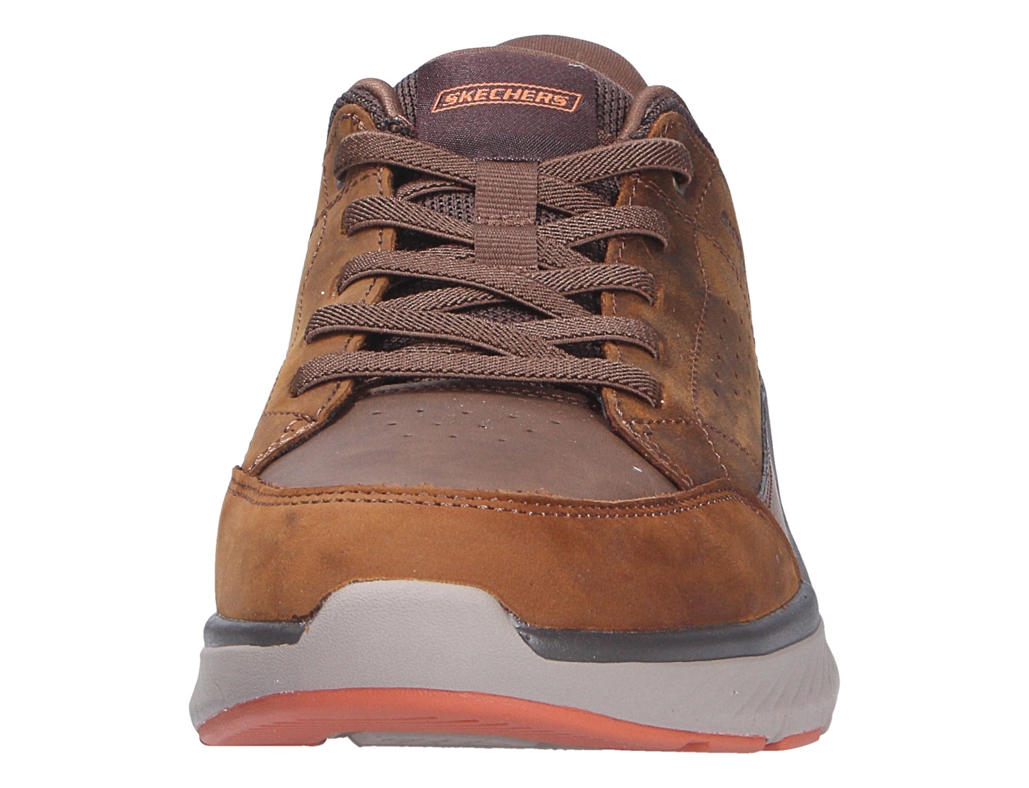 Frontalansicht des braunen Skechers Arch Fit Sneakers mit Schnürung, gepolsterter Zunge und sportlicher Laufsohle