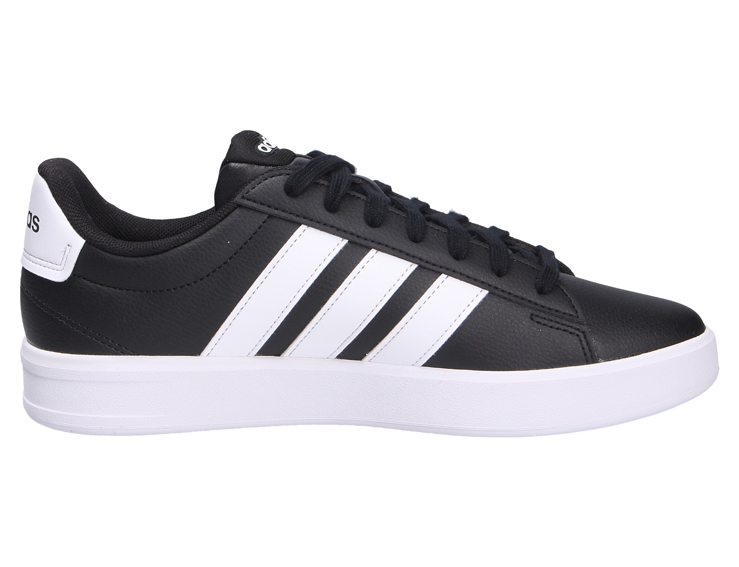 Adidas GRAND COURT 3.0 Sneaker in Schwarz mit weißen 3-Streifen und weißer Sohle, Seitenansicht des Freizeitschuhs