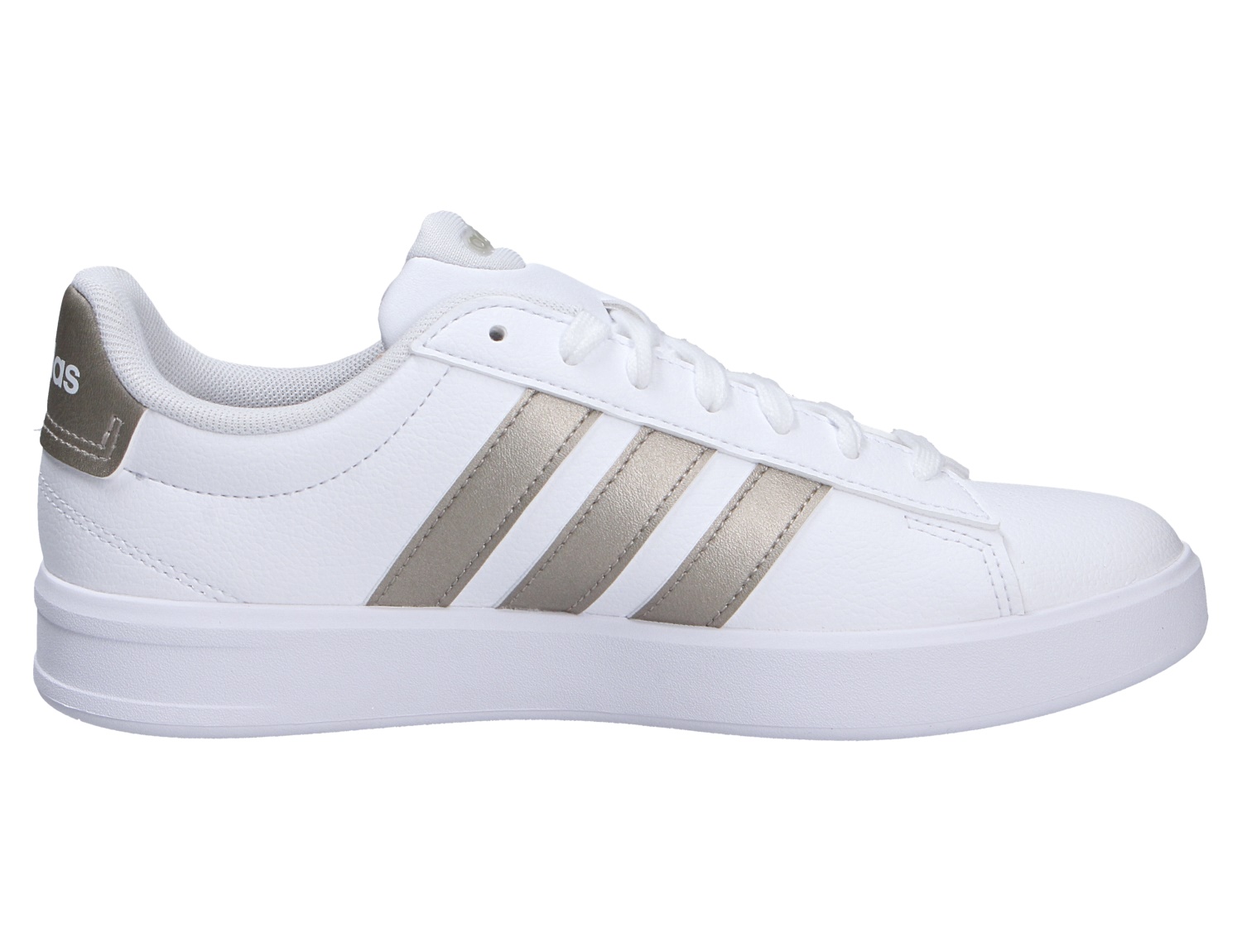 Adidas GRAND COURT 3.0 Sneaker in Weiß mit silbernen 3-Streifen und weißer Sohle, Seitenansicht
