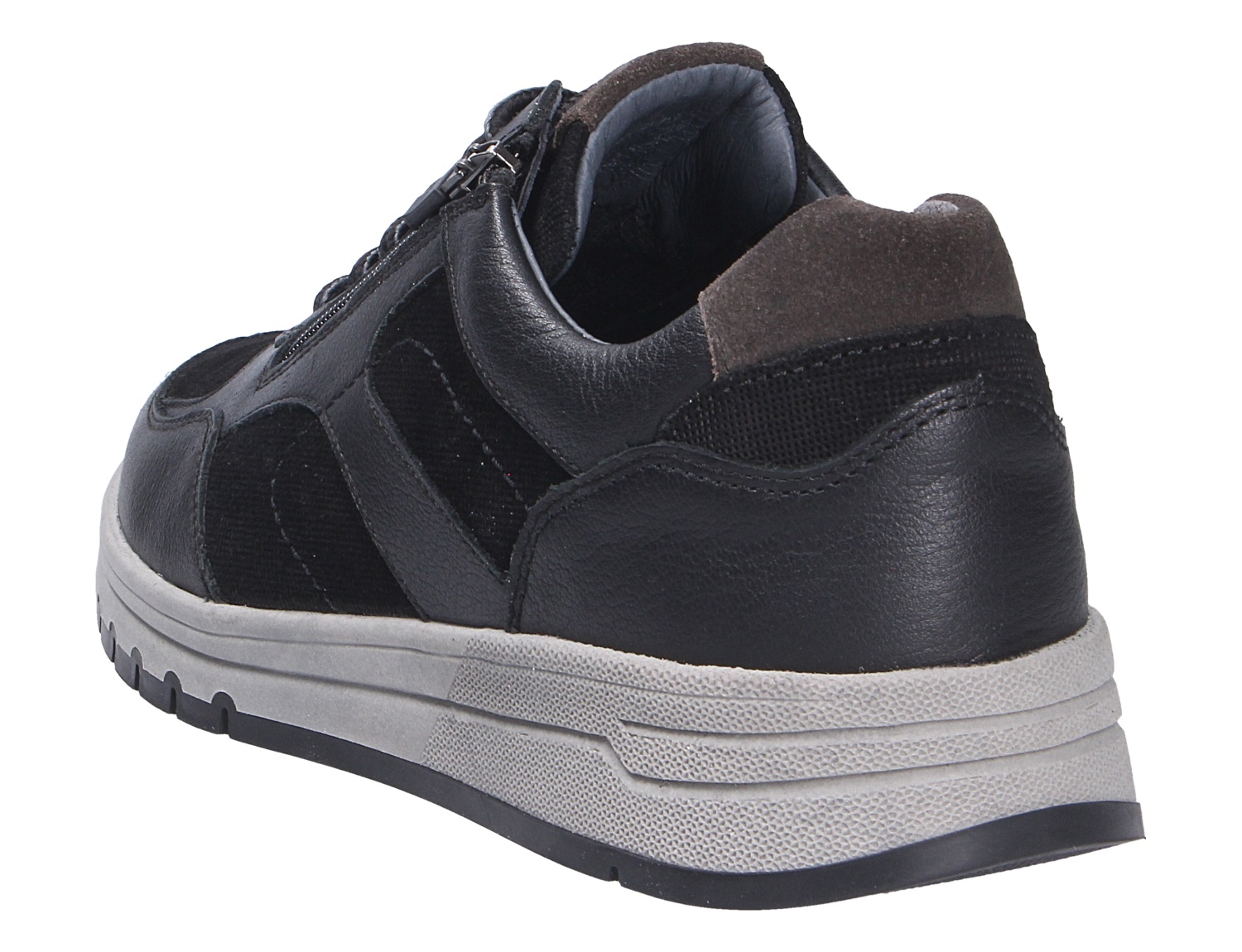 Rückansicht des Waldläufer H-Anton Sneakers in Schwarz mit Leder-Mesh-Mix, seitlichem Reißverschluss und heller Profilsohle