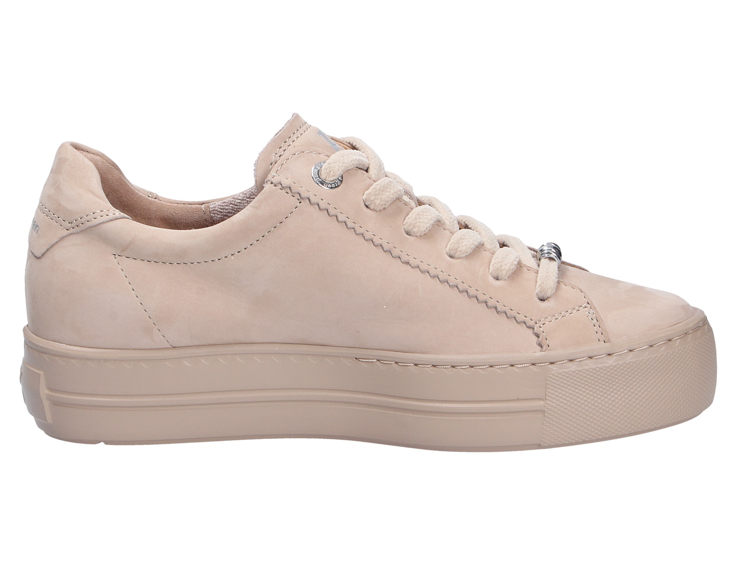 Paul Green Damen Sneaker aus beigem Leder mit breiten Schnürsenkeln und toniger Plateausohle in der Seitenansicht